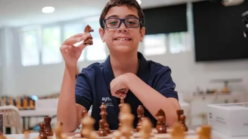 Faustino Oro rompió un nuevo récord: venció al número 2 del mundo del ajedrez en menos de 3 minutos
